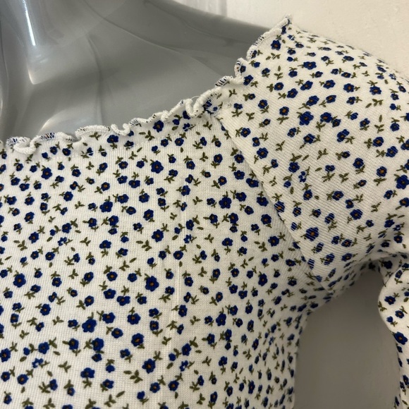 Stretchy Floral Crop Top with Long Sleeves, Sz L - Picture 3 of 5